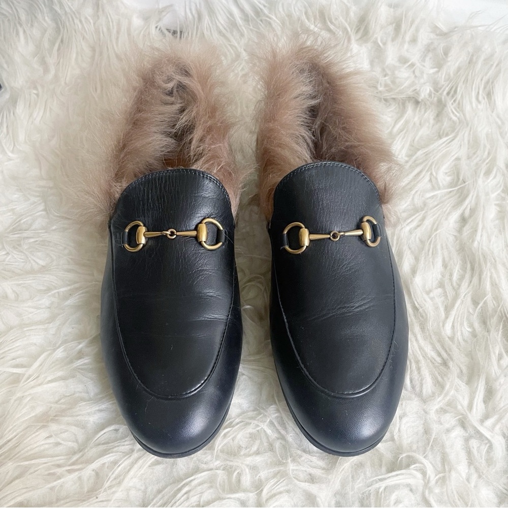 Gucci Jordaan Fur Lined Leather Horsebit Loafer
Black 39.5 - Picture 2 of 10